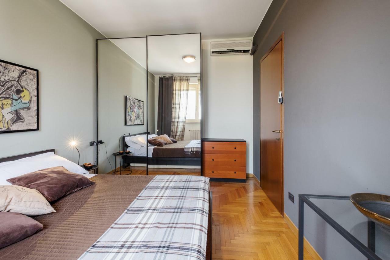 Downtown Milano Apartment Bagian luar foto