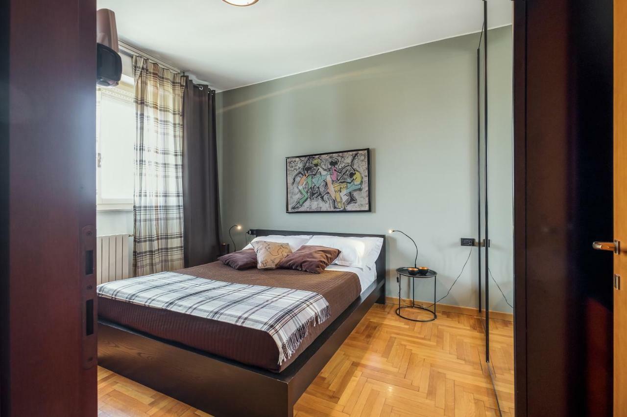 Downtown Milano Apartment Bagian luar foto